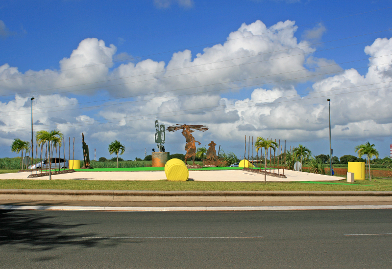 Guadeloupe, ville de Baie-Mahault. Giratoire 